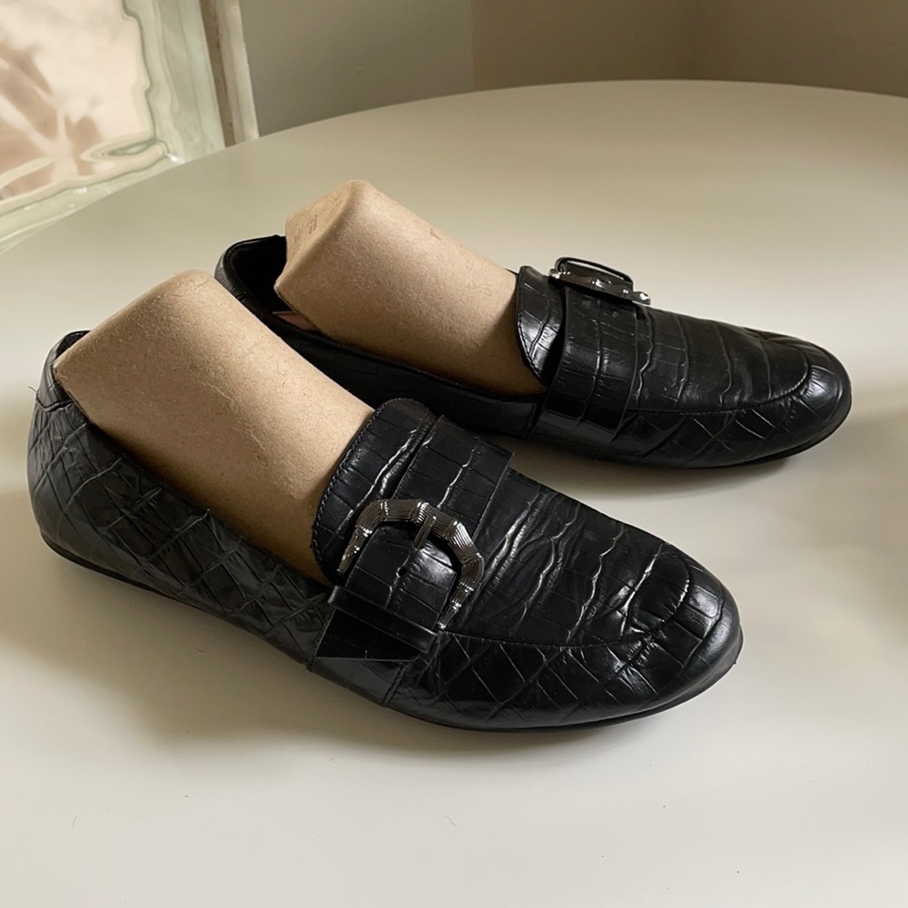 Black Crocodile Print Leather Loafers w/Buckle